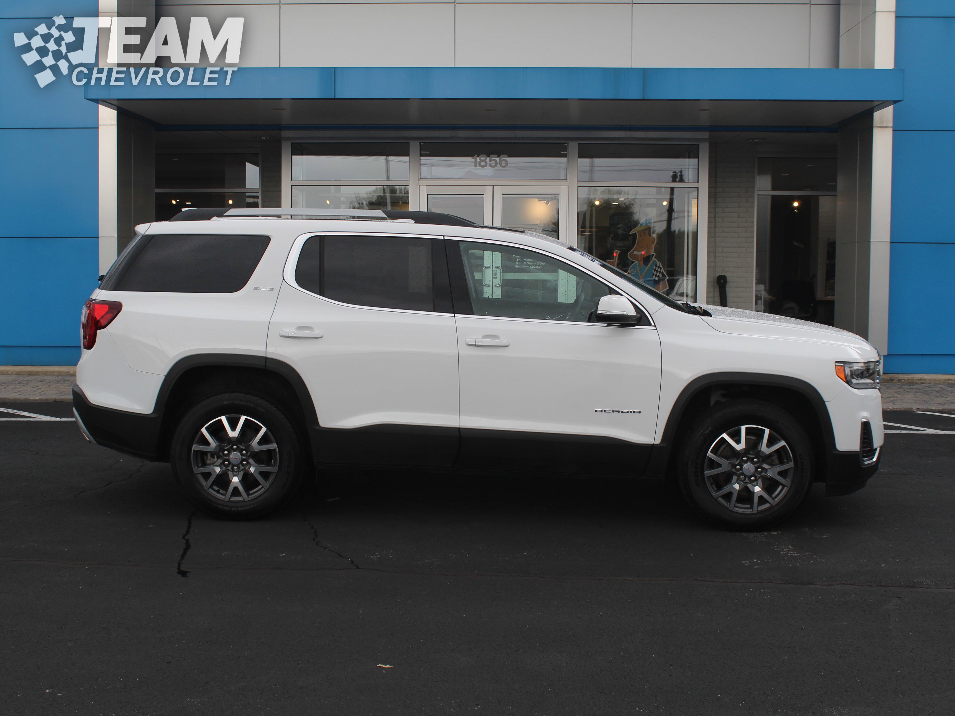2023 Gmc Acadia SLE photo 2