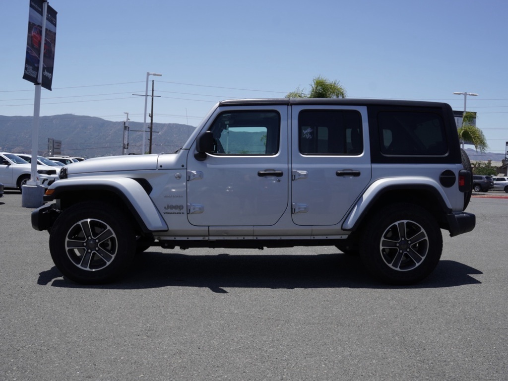 2023 Jeep Wrangler Sahara photo 7