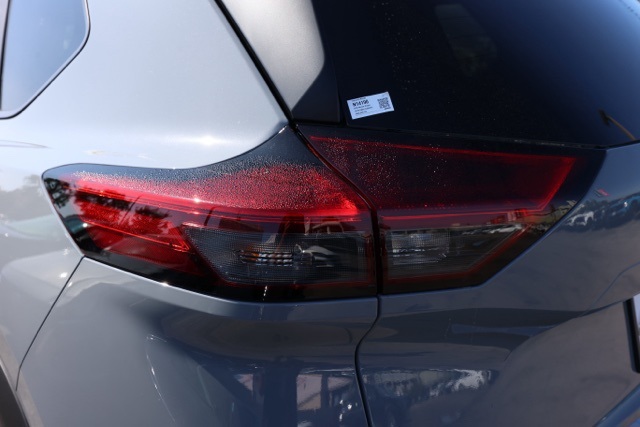 2026 Nissan Rogue SV photo 4