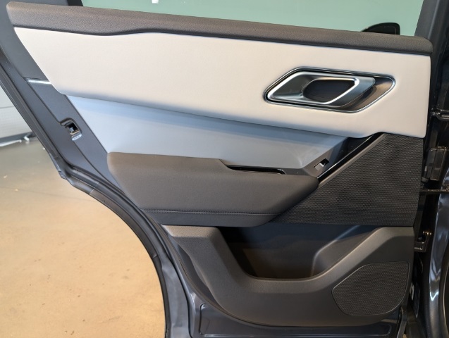 2025 Land Rover Range Rover Velar S photo 17