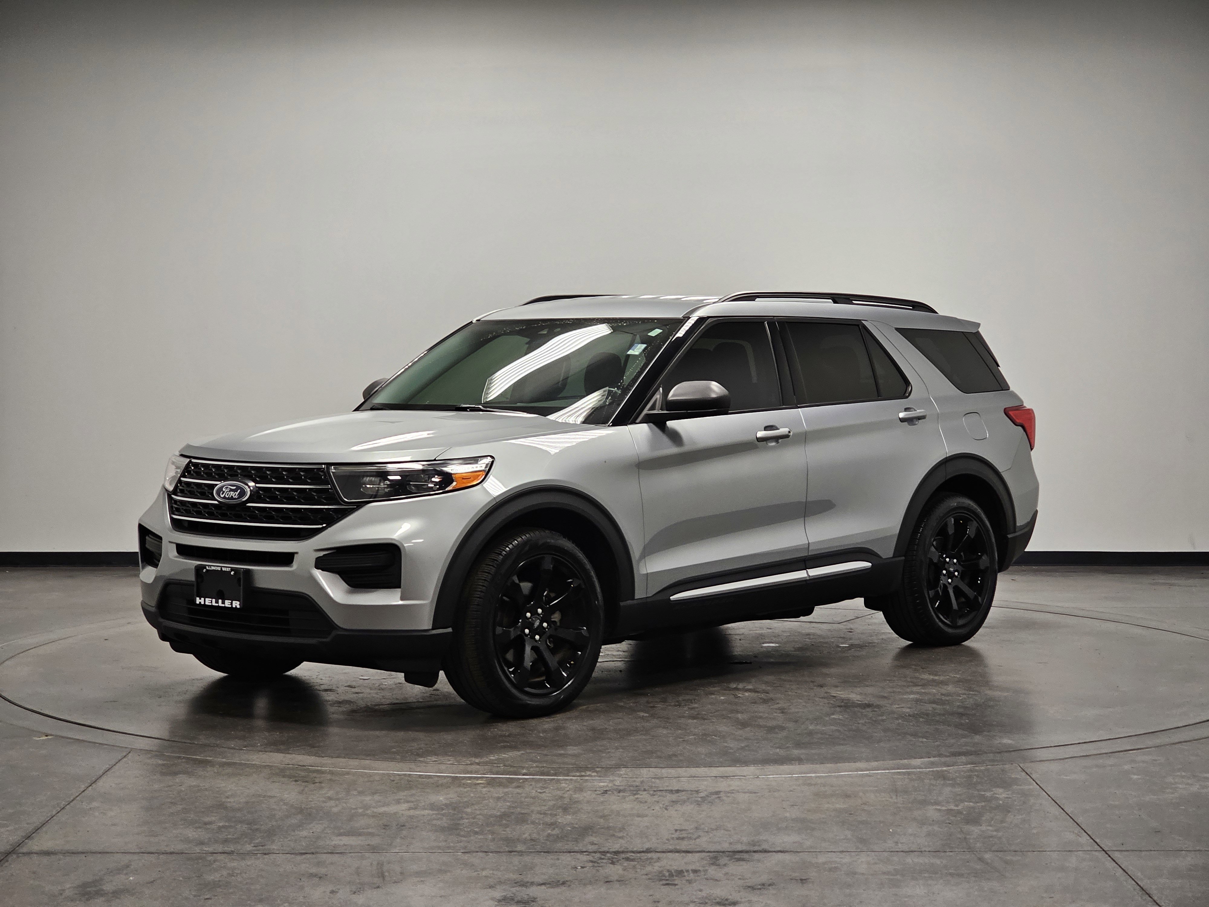 2022 Ford Explorer XLT photo 2