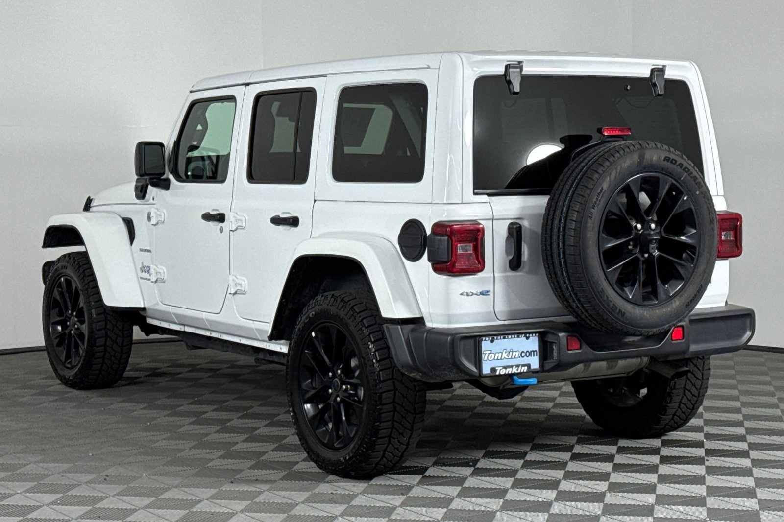 2024 Jeep Wrangler Sahara 4xe photo 6