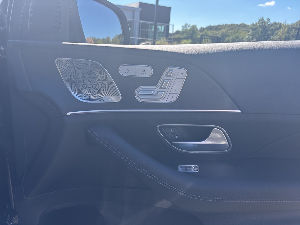 2025 Mercedes Benz GLS 450 4MATIC photo 18