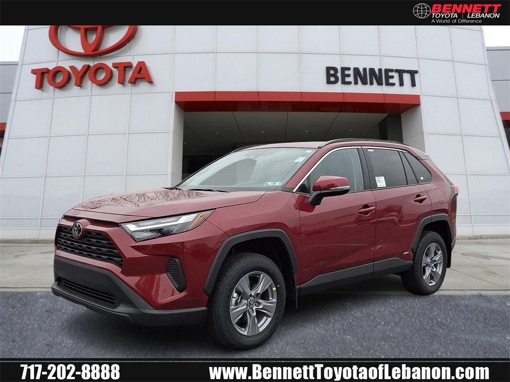 2025 Toyota RAV4 XLE's photo