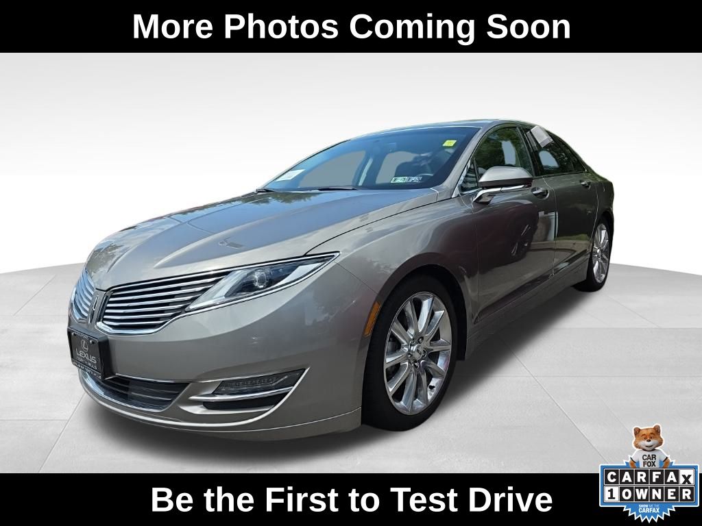 2015 Lincoln MKZ Hybrid photo 2