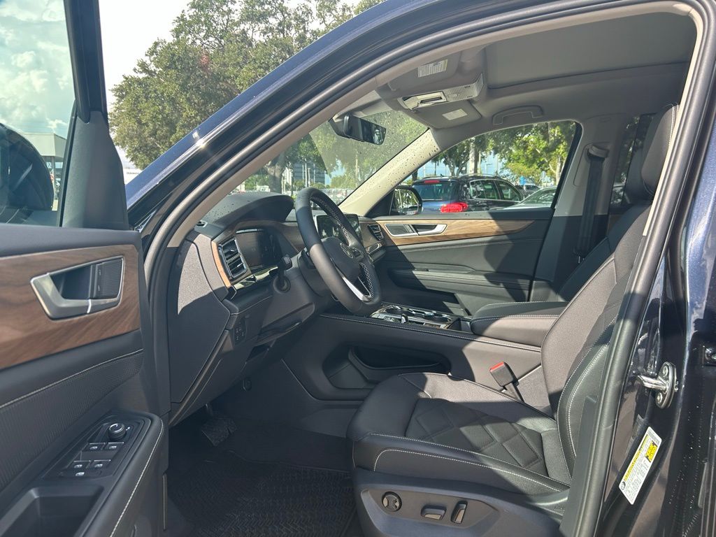 2026 Volkswagen Atlas SE Technology photo 8
