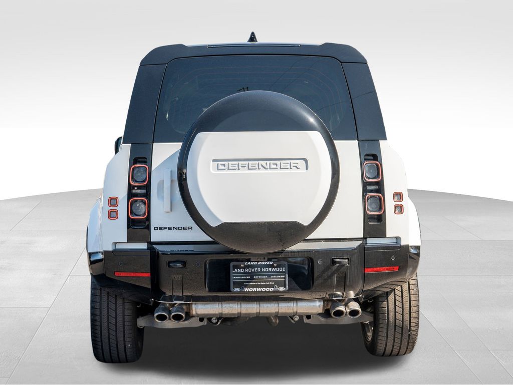 2025 Land Rover Defender 110 V8 photo 4
