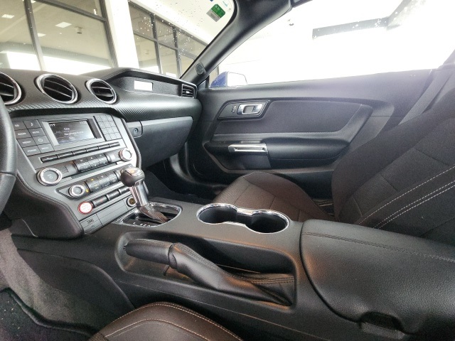 2016 Ford Mustang V6 Convertible photo 17