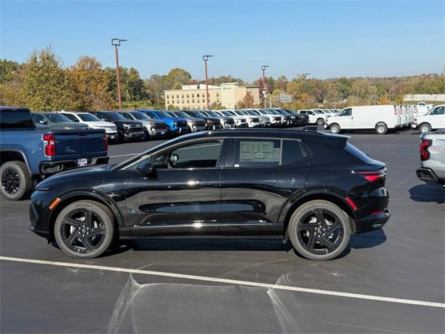 2026 Chevrolet Equinox EV 3RS photo 2