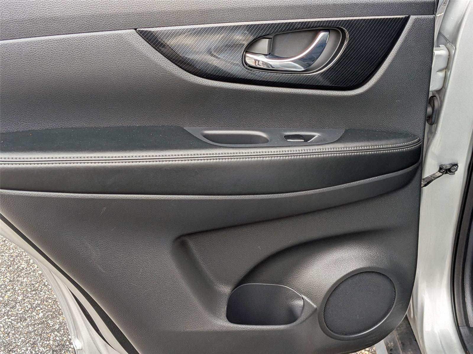 2020 Nissan Rogue SL photo 20