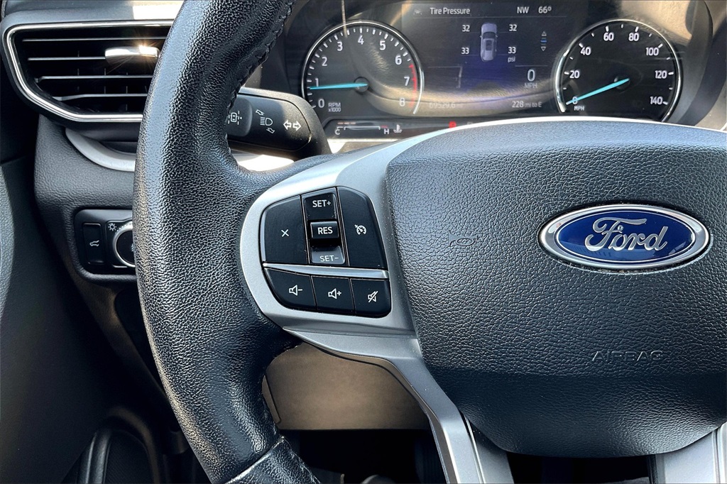 2023 Ford Explorer XLT photo 18