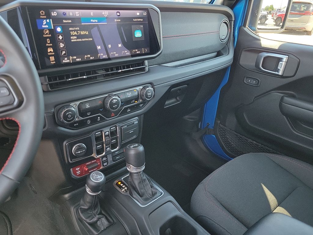 2024 Jeep Wrangler Rubicon photo 20