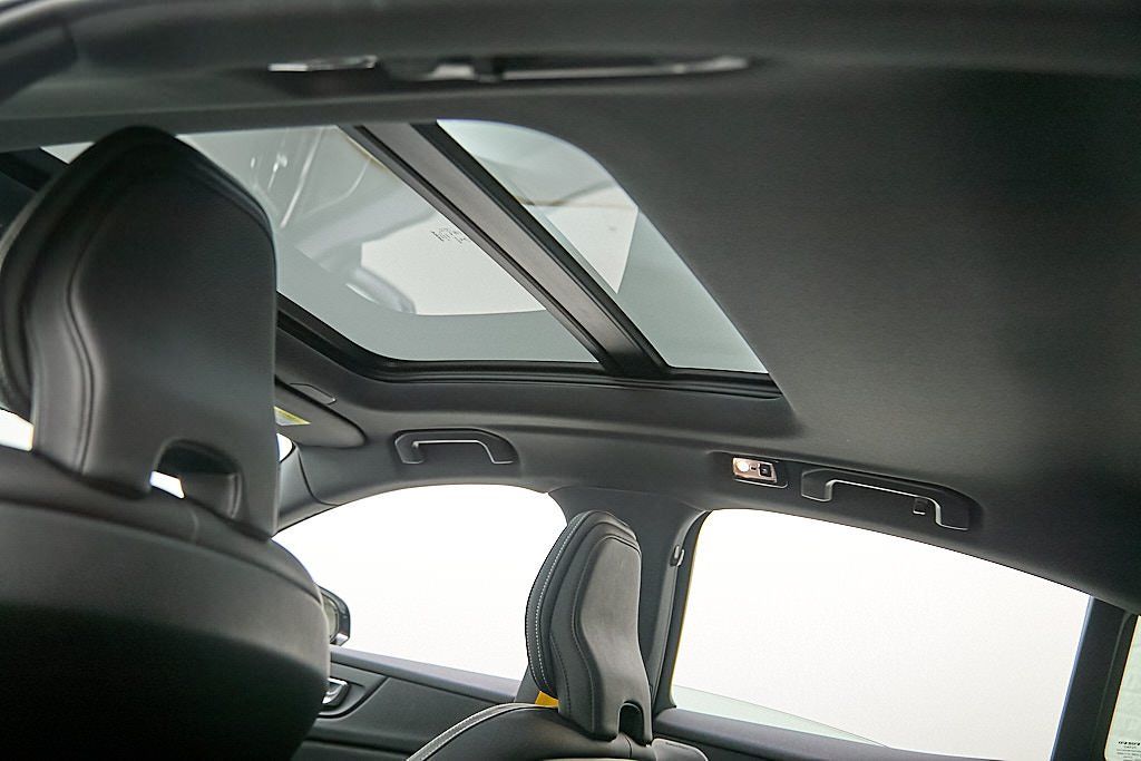 2022 VOLVO S60 - Image 22