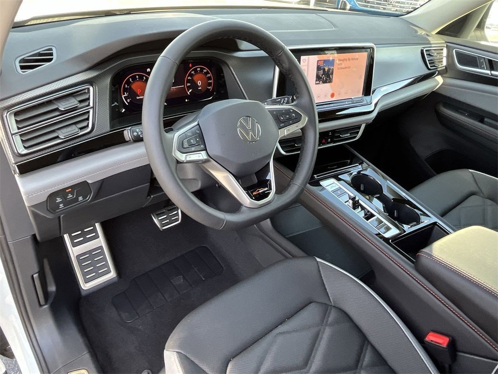 2025 Volkswagen Atlas Peak Edition photo 10