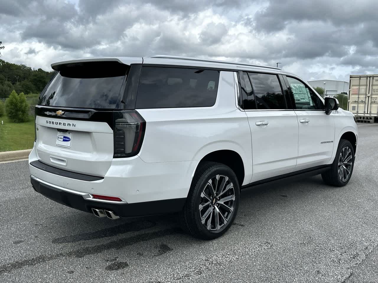 2025 Chevrolet Suburban High Country photo 9