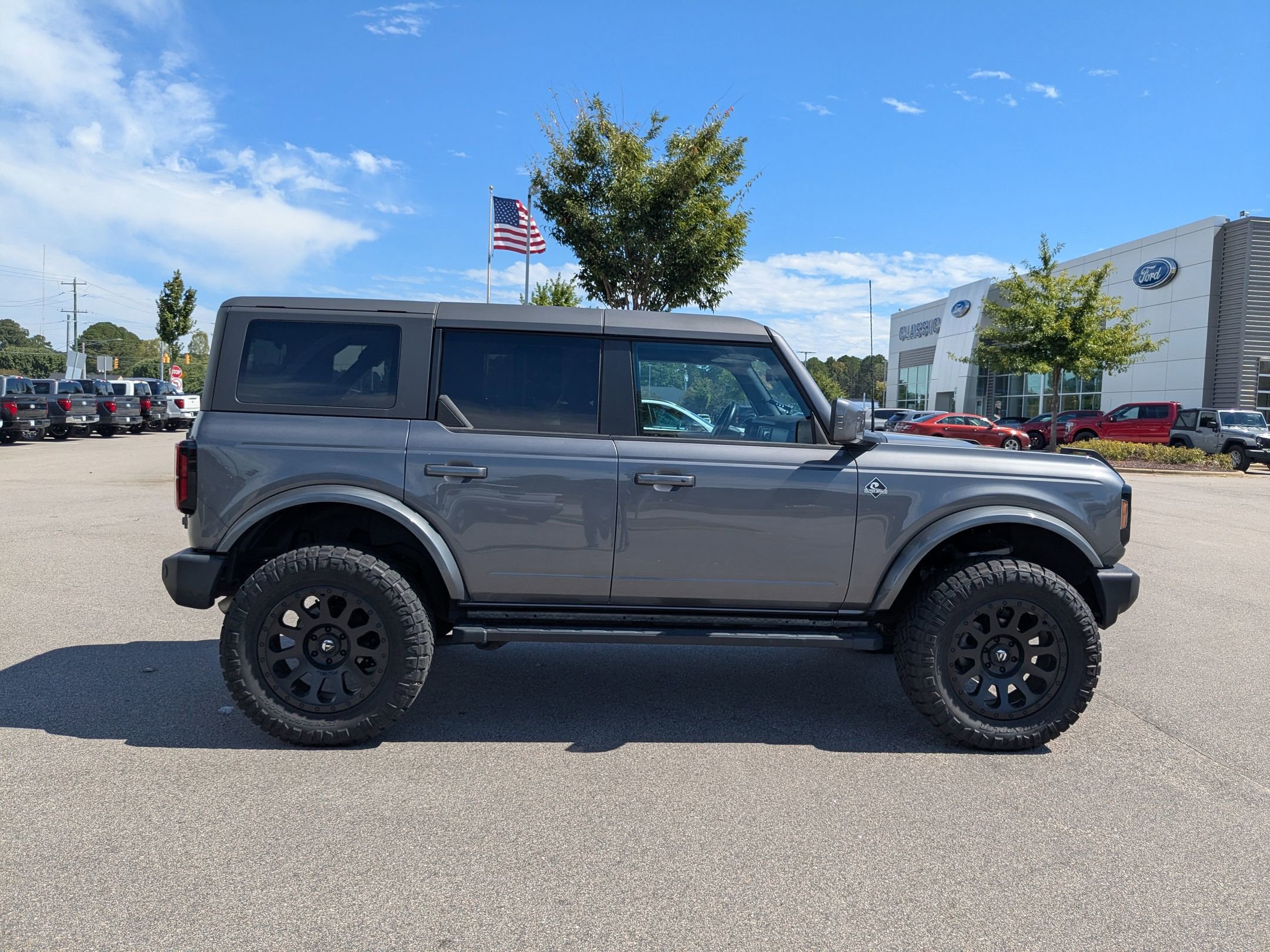 2023 Ford Bronco Outer Banks photo 6