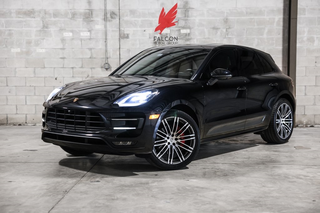 2018 Porsche Macan Turbo's photo