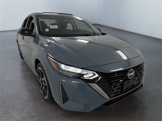 2025 Nissan Sentra SR's photo