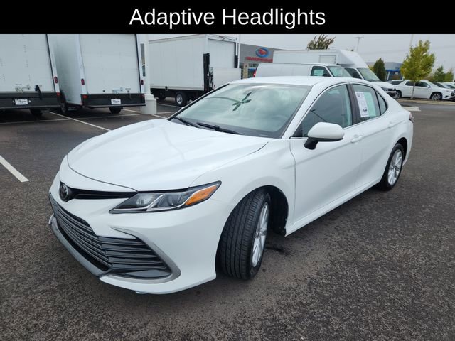 2022 Toyota Camry LE photo 3