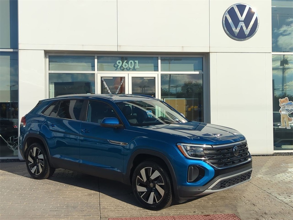 2024 Volkswagen Atlas Cross Sport SE Technology photo 2
