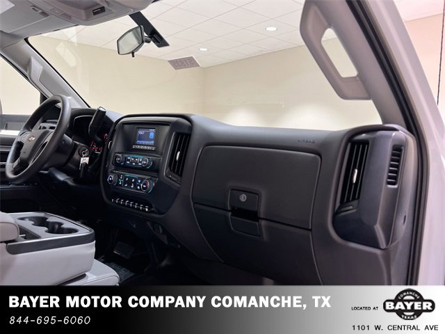 2023 Chevrolet Silverado 6500HD Work Truck photo 4