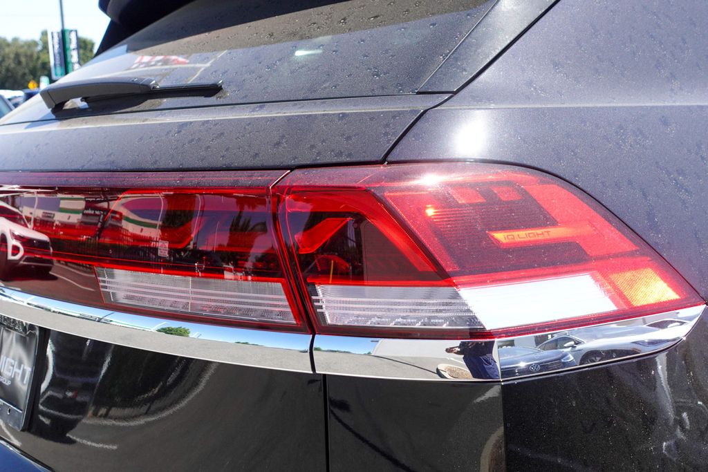 2025 Volkswagen Atlas Cross Sport SE photo 6