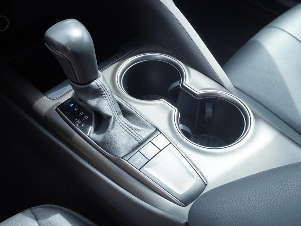 2023 Toyota Camry SE photo 16