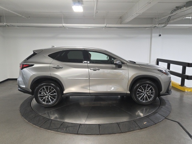 2023 Lexus NX 350 photo 7