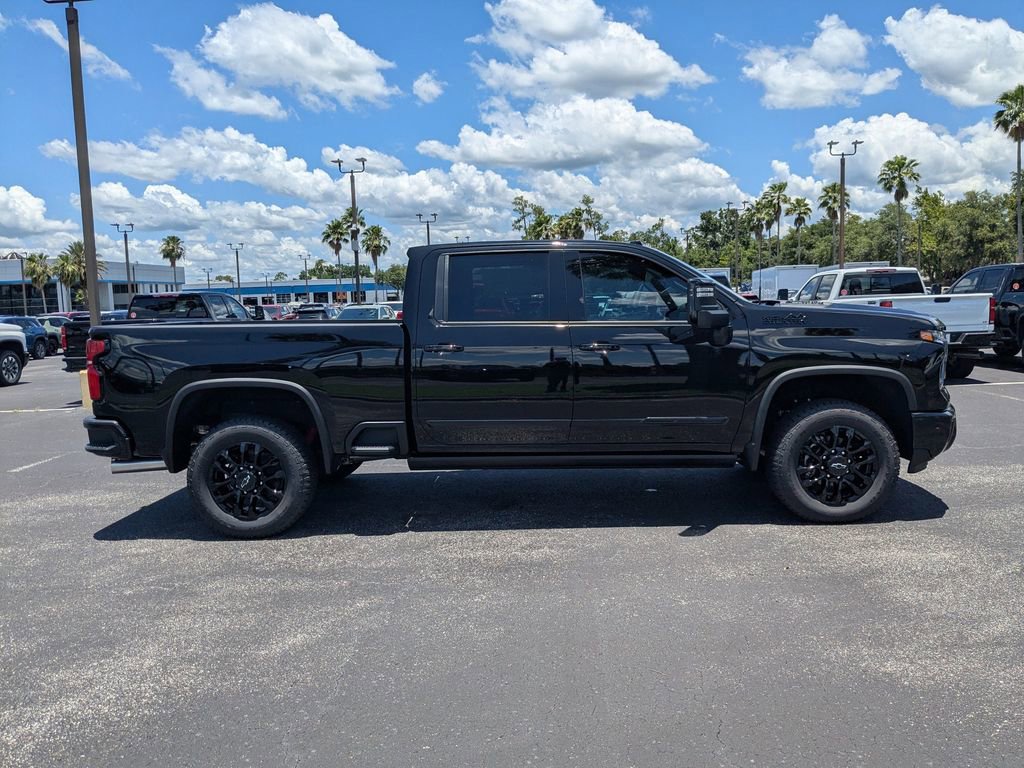 2025 Chevrolet Silverado 2500HD High Country photo 3