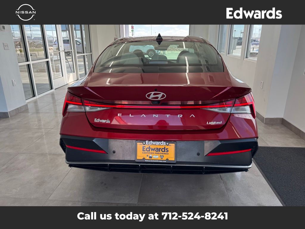 2024 Hyundai Elantra Limited photo 7