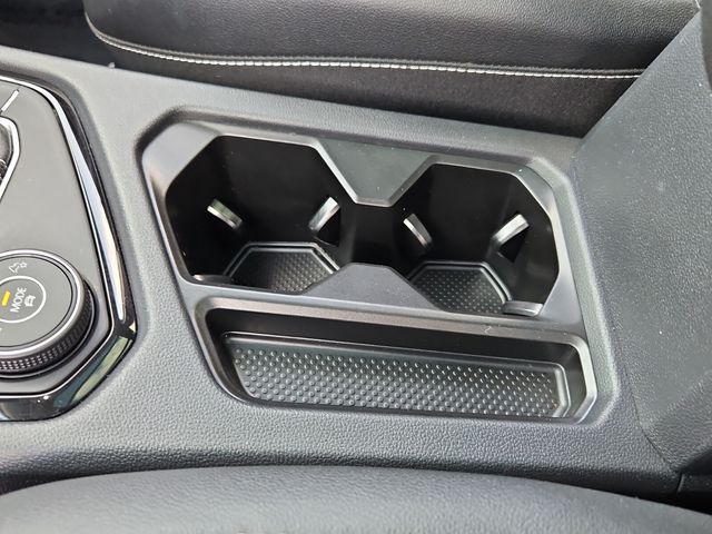 2022 Volkswagen Taos SEL photo 11