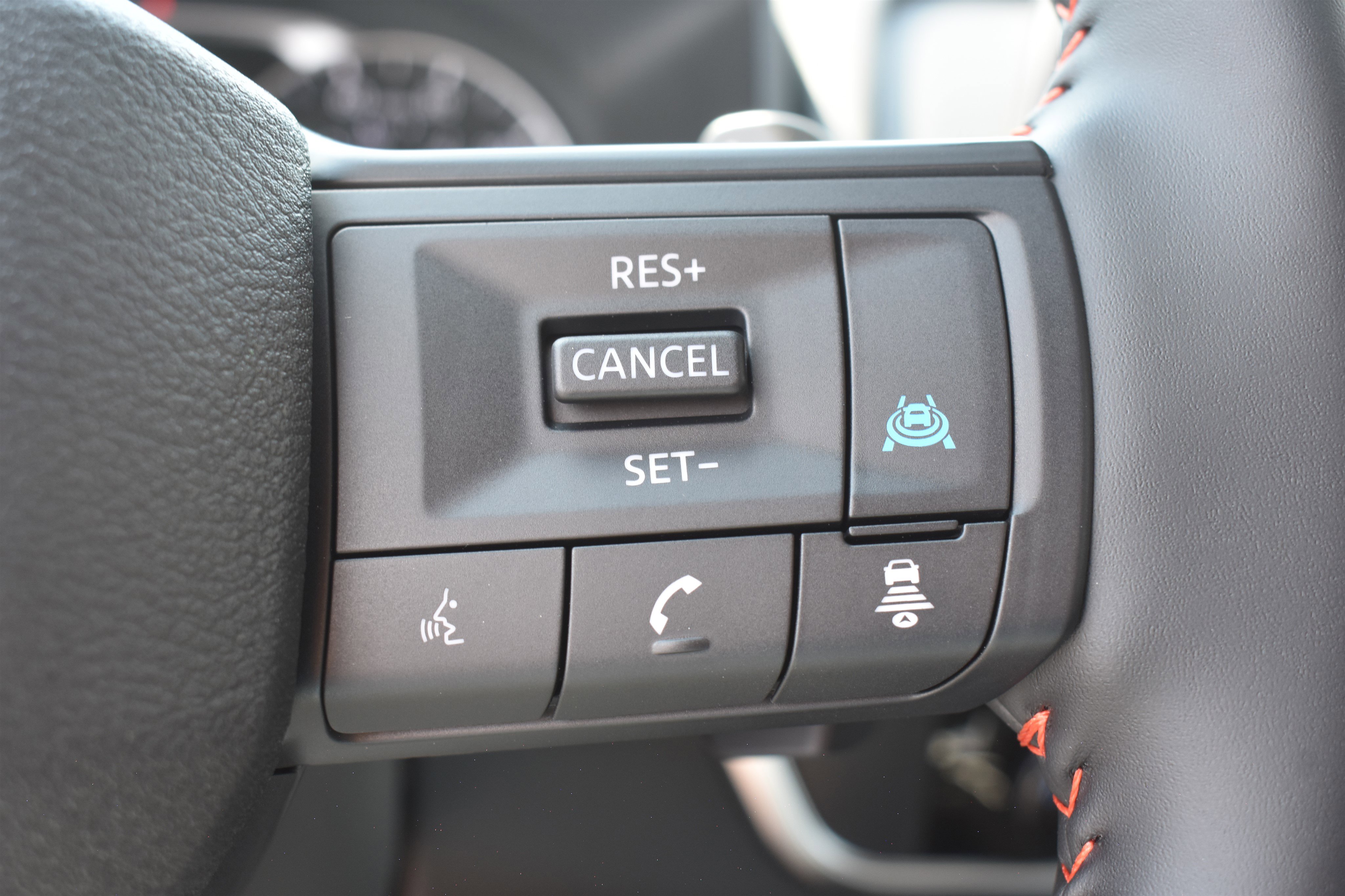 2026 Nissan Rogue SV photo 13