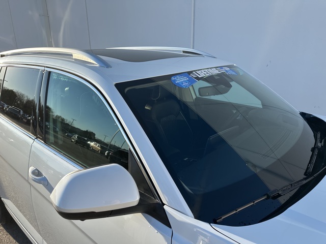 2025 Volkswagen Atlas SEL Premium R-Line photo 3
