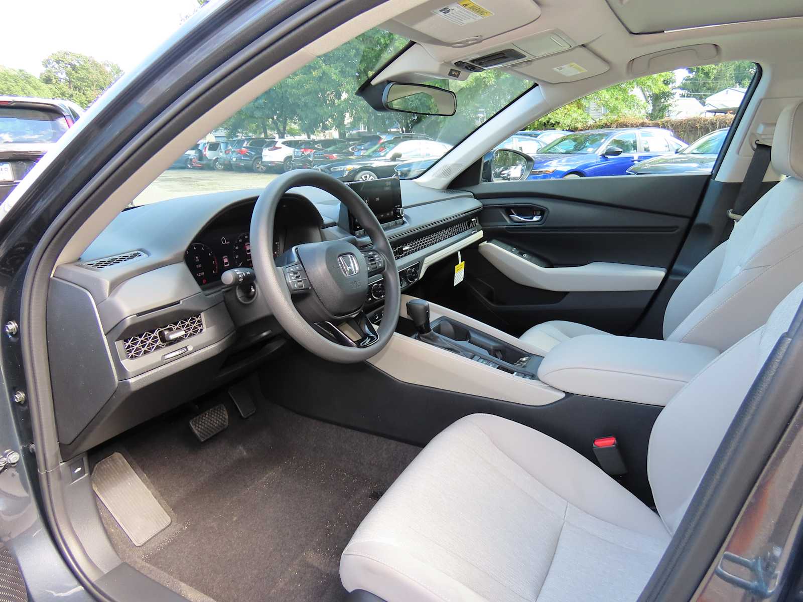 2025 Honda Accord SE photo 2
