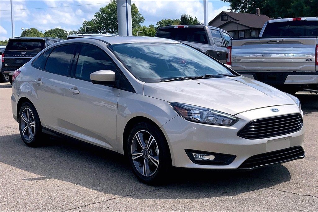 Used 2018 Ford Focus SE with VIN 1FADP3FE1JL331516 for sale in Kansas City