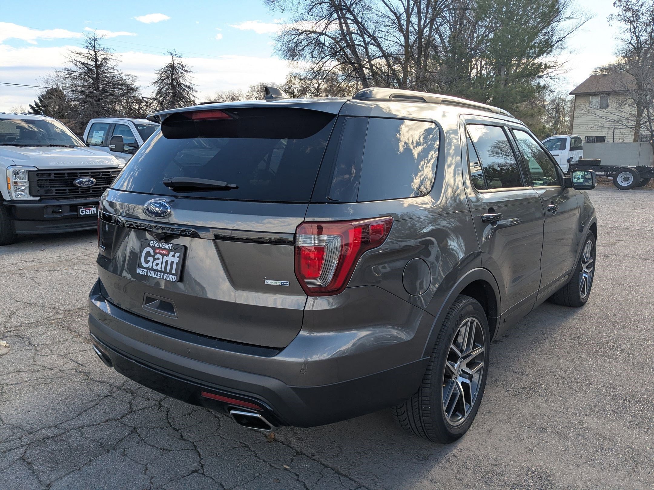 2017 Ford Explorer Sport photo 3
