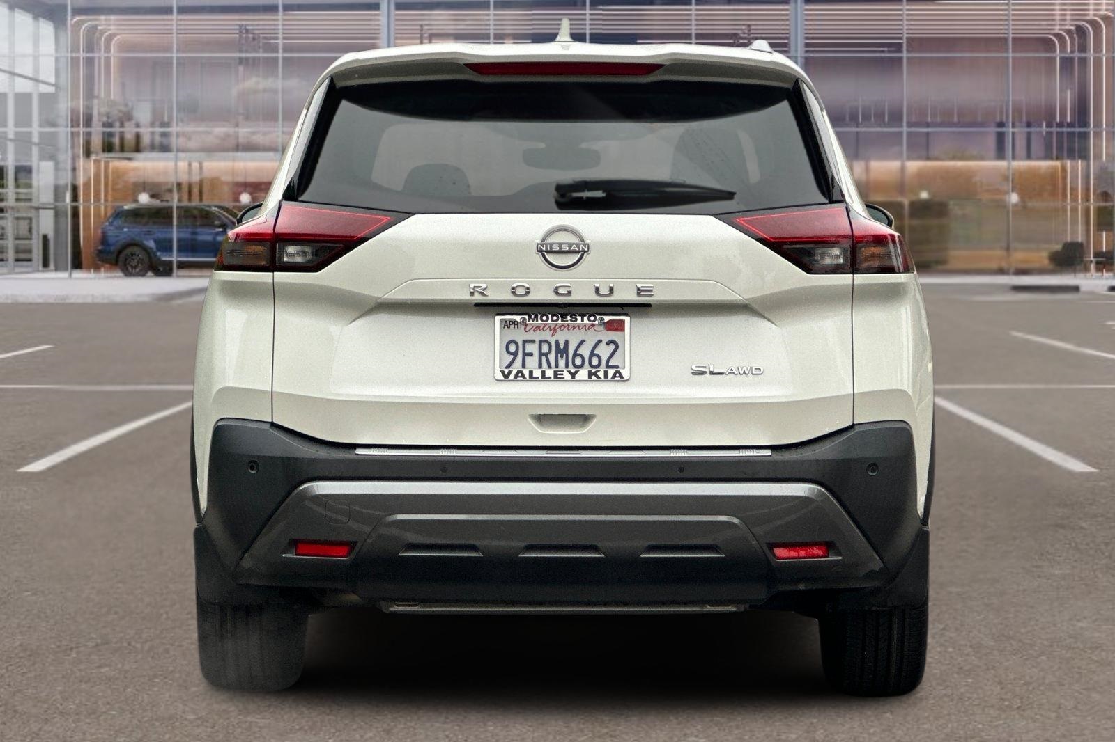 2023 Nissan Rogue SL photo 3