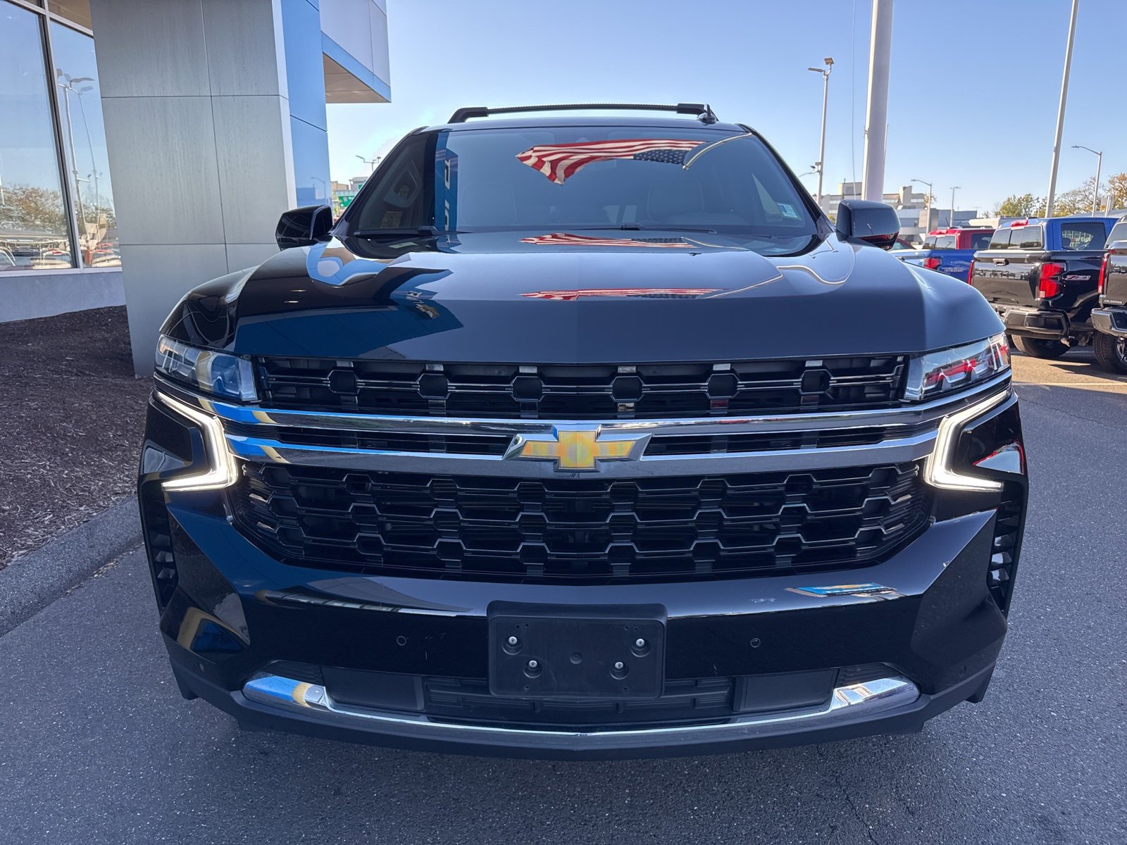 2023 Chevrolet Suburban LS photo 3