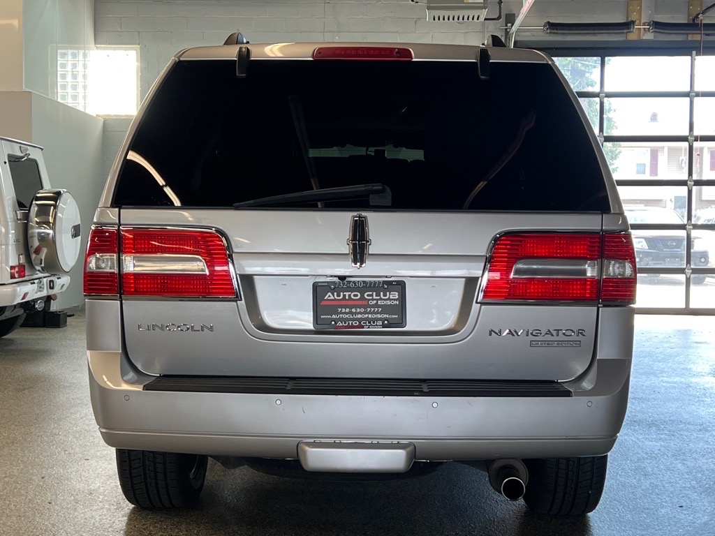 2014 Lincoln Navigator Base photo 5