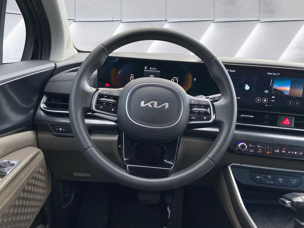 2025 Kia Carnival LXS photo 8