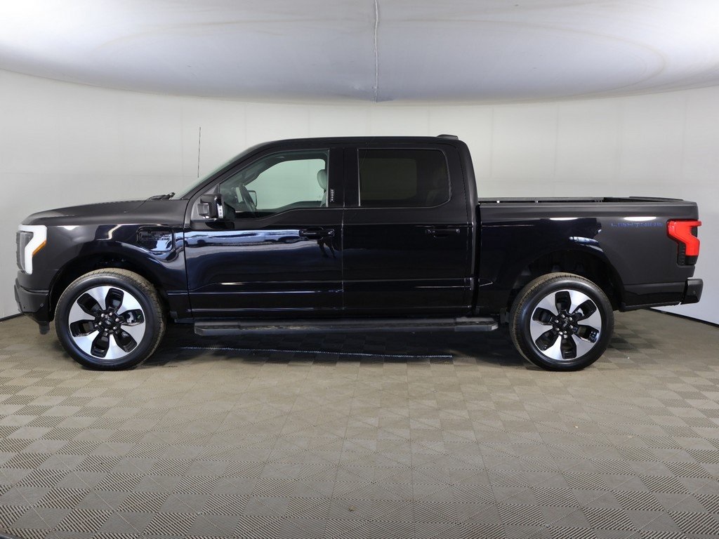 2023 Ford F-150 Lightning Platinum photo 13