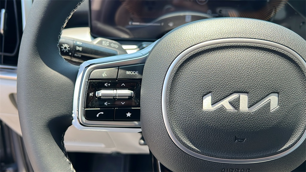 2025 Kia Sorento S photo 14