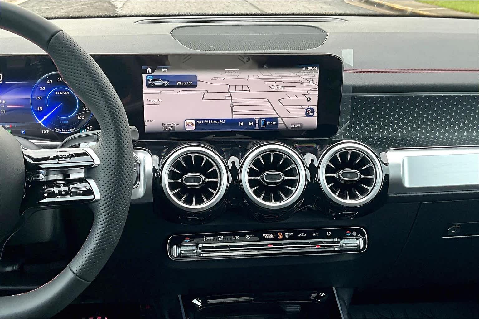 2024 Mercedes Benz EQB 300 4MATIC photo 6