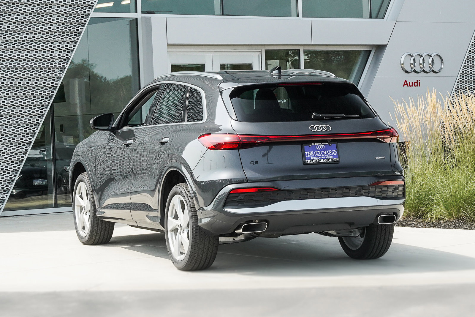 2025 Audi Q5 Premium Plus photo 2