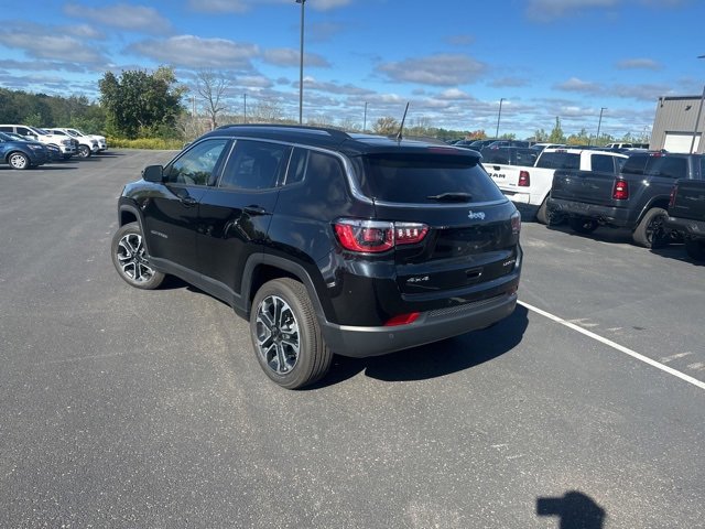2022 Jeep Compass Limited photo 2
