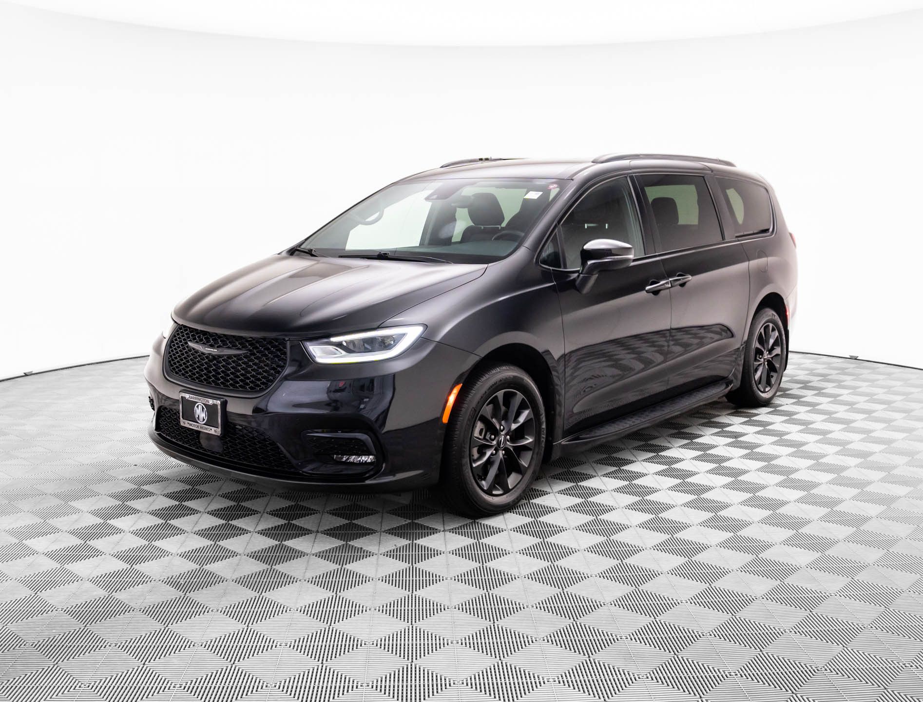 2021 Chrysler Pacifica Touring L photo 3