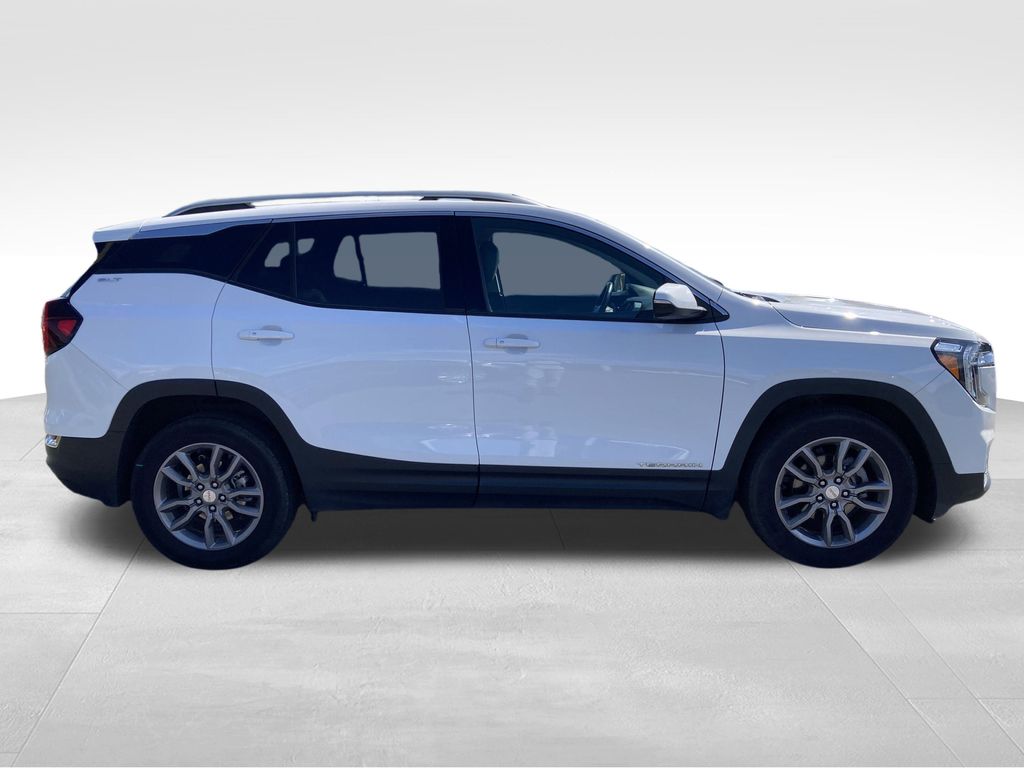 2024 Gmc Terrain SLT photo 3