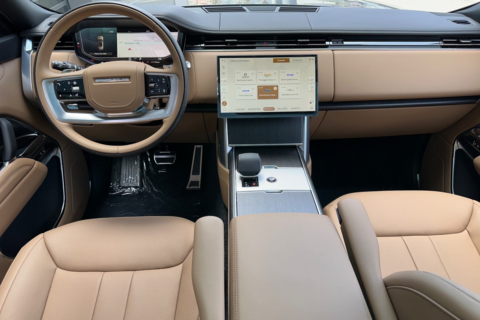 2025 Land Rover Range Rover SE photo 15