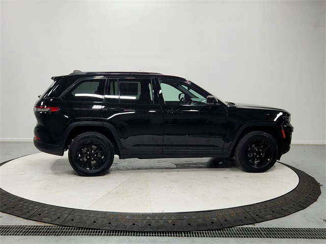 2024 Jeep Grand Cherokee Altitude X photo 3