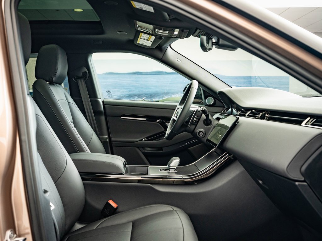 2026 Land Rover Range Rover Evoque Dynamic SE photo 19